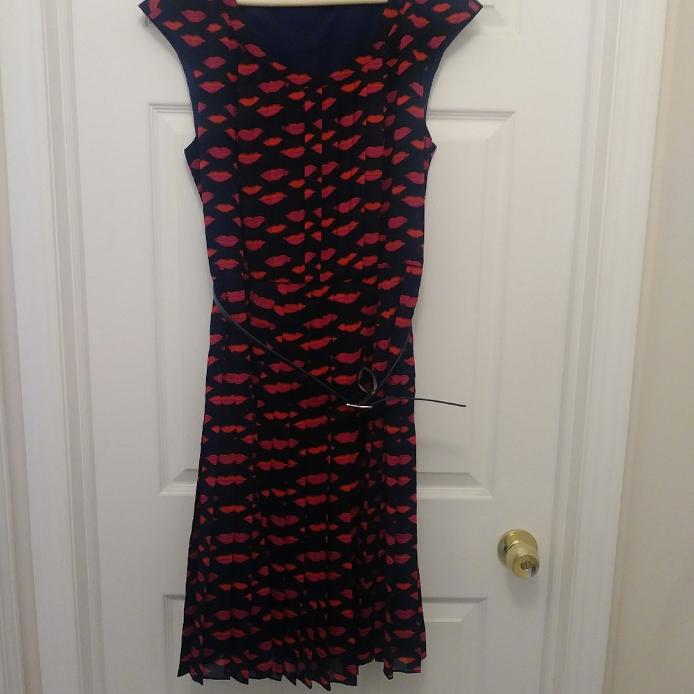 Dress - Picture 3 of 5
